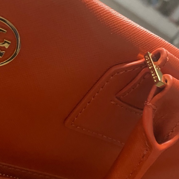 Tory Burch Robinson Saffiano Leather Travel Bag - Picture 4 of 16